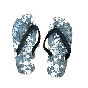 Island Shores Kids Flip Flops Youth Size 2 Gray/White Skull & Bones New
